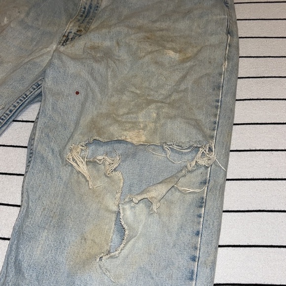 Vintage Levi’s 550 Thrashed Denim Jeans Size 40x32 - Picture 14 of 16